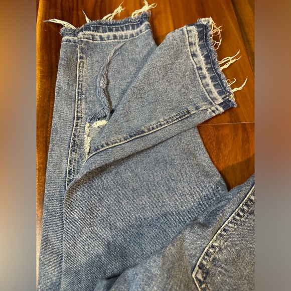 New Look “Tori” Mom Jeans - Picture 2 of 9